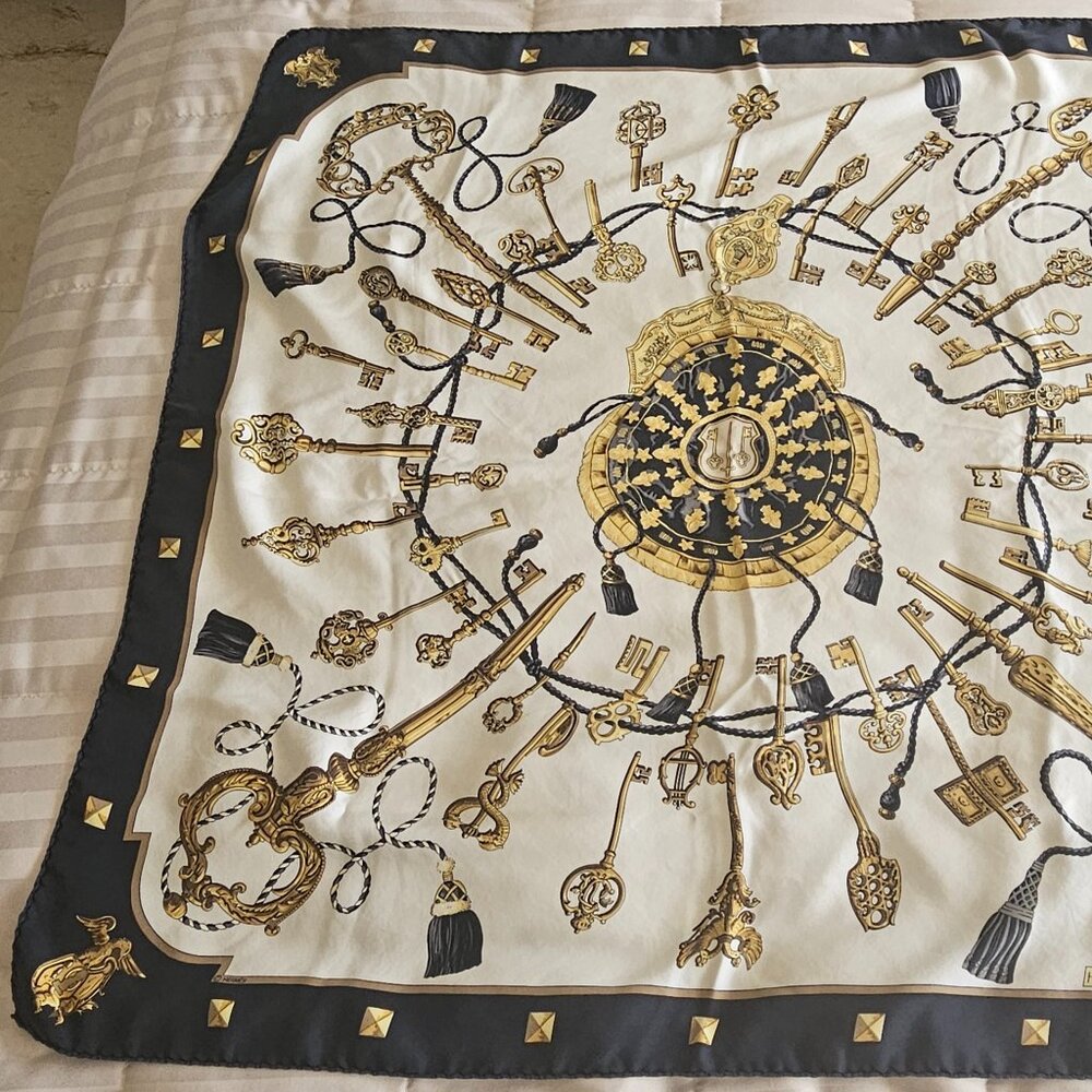 Hermès Vintage "Les Clés" (The Keys) Carré 90 Cathy Latham Designed Silk Scarf